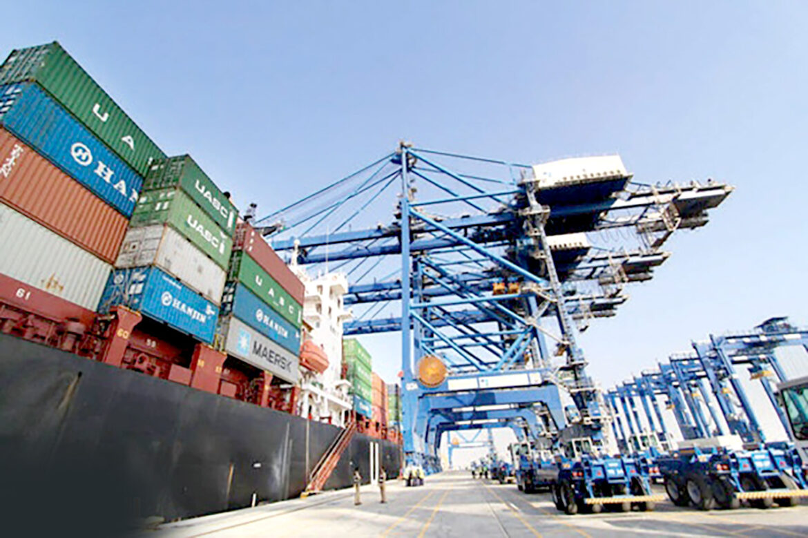 إنشاء منطقة لوجستية في ميناء جدة الإسلامي تشمل 80,000 منصة للتخزين و40,000 وحدة رفوف