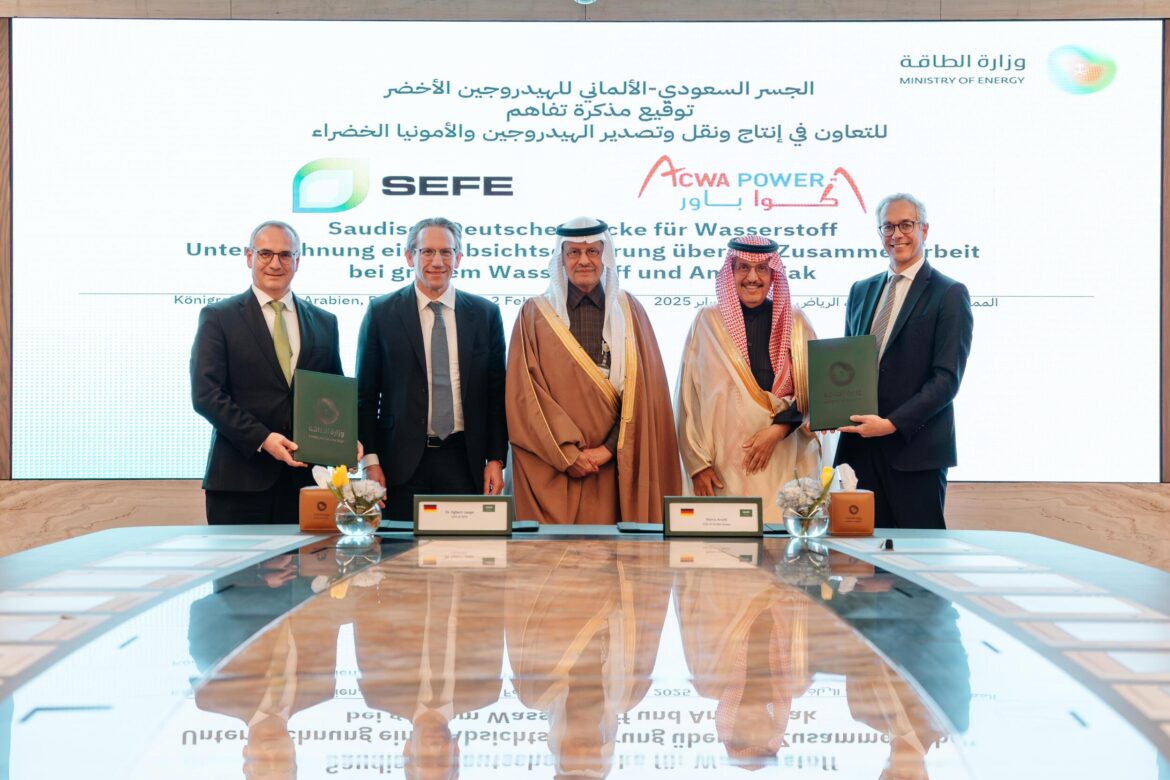 توقيع مذكرة تفاهم بين “أكوا باور” و “سيفي” لتصدير 200 ألف طن من الهيدروجين الأخضر سنوياً إلى ألمانيا وأوروبا