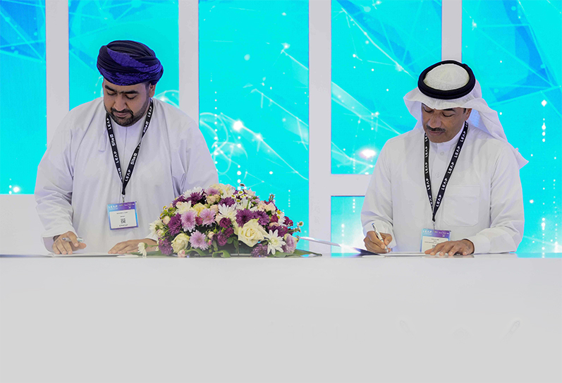  لاهنت السعودية وإبانة العمانية توقّعان مذكرة تفاهم لتطوير البنية التحتية الرقمية وأتمتة الخدمات الحكومية