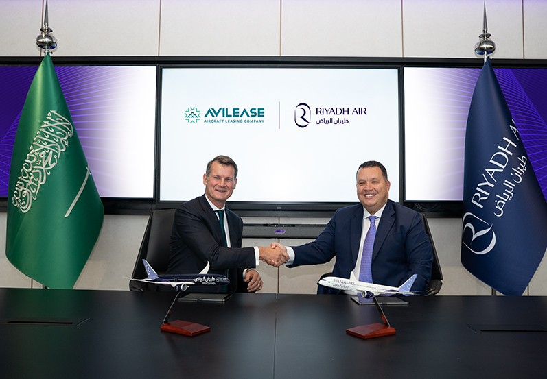 طيران الرياض وأفيليس يوقعان أولى اتفاقيات تأجير طائرات بوينج 787-9 دريملاينر